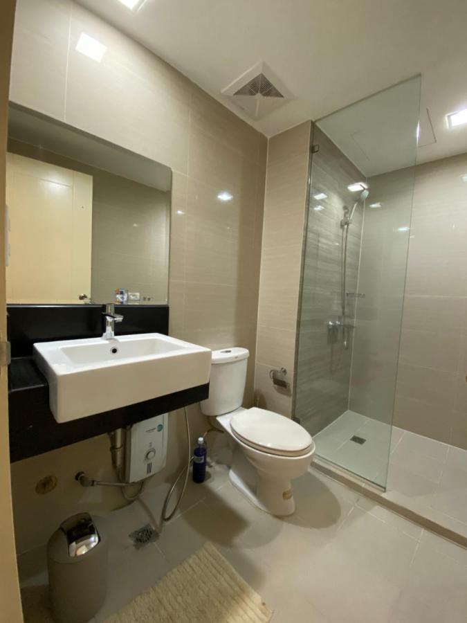 Spacious Condo In Venice Luxury Residences タギッグ エクステリア 写真