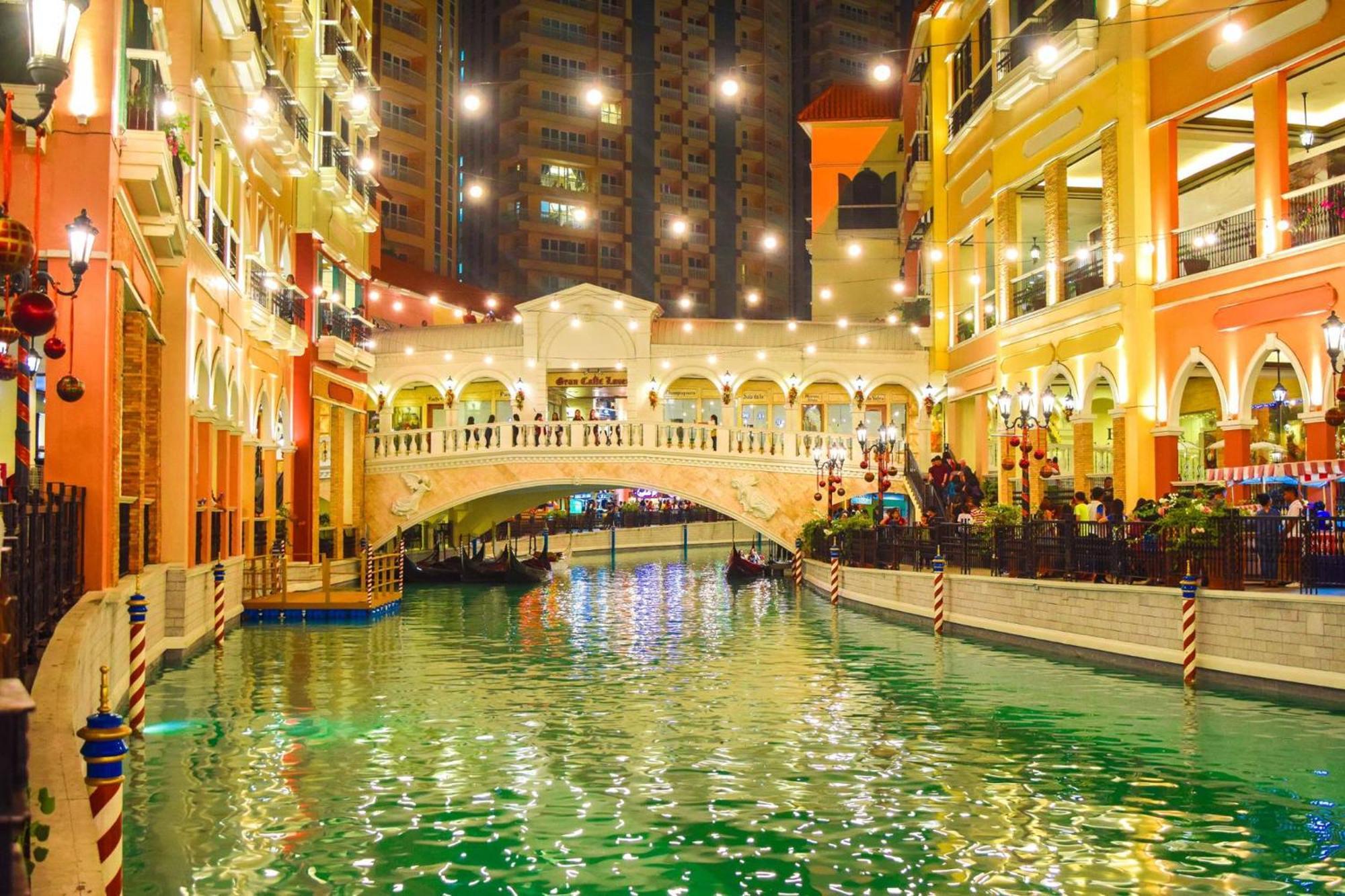 Spacious Condo In Venice Luxury Residences タギッグ エクステリア 写真